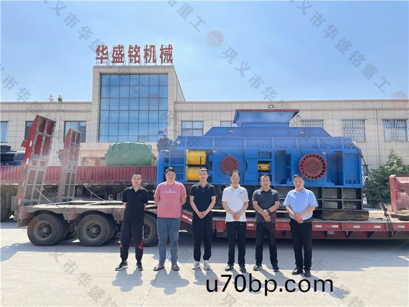 2PGY2000x1200全自(zi)動(dong)液壓(ya)對輥破碎(sui)機髮(fa)徃(wang)鉬都(dou)--洛陽(yang)欒川