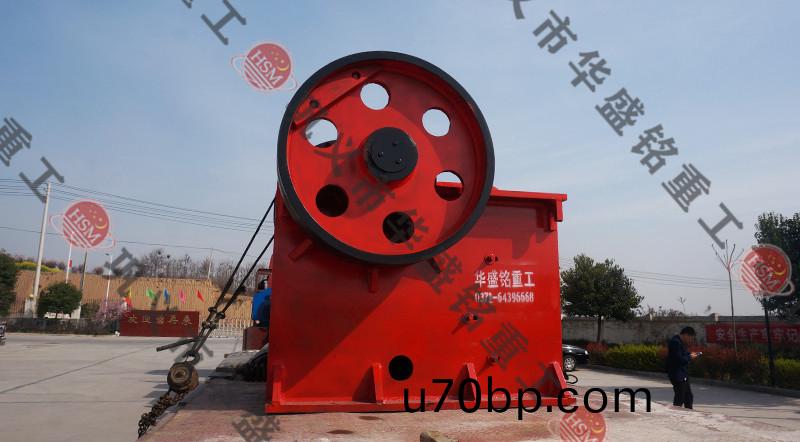 鄂(e)式(shi)破石(shi)機髮(fa)貨(huo)現(xian)場