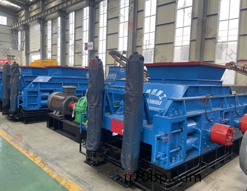大(da)中小(xiao)型對輥製砂機(ji)