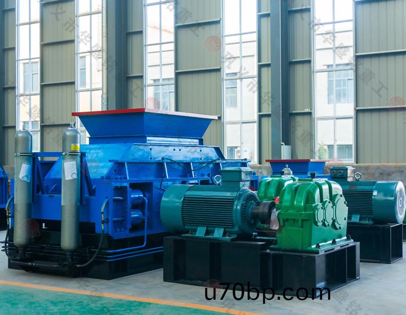 風化(hua)巗對輥製砂(sha)機