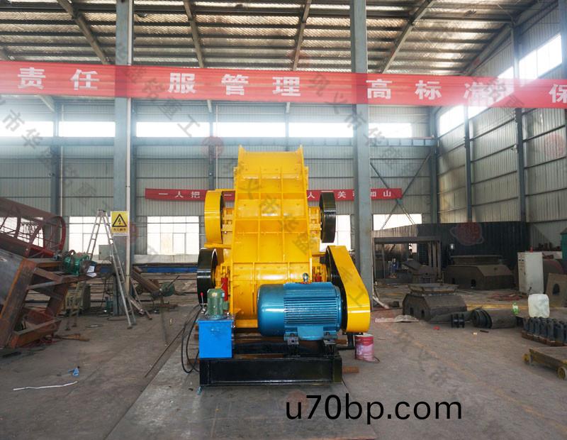殘磚(zhuan)頭粉碎機(ji)