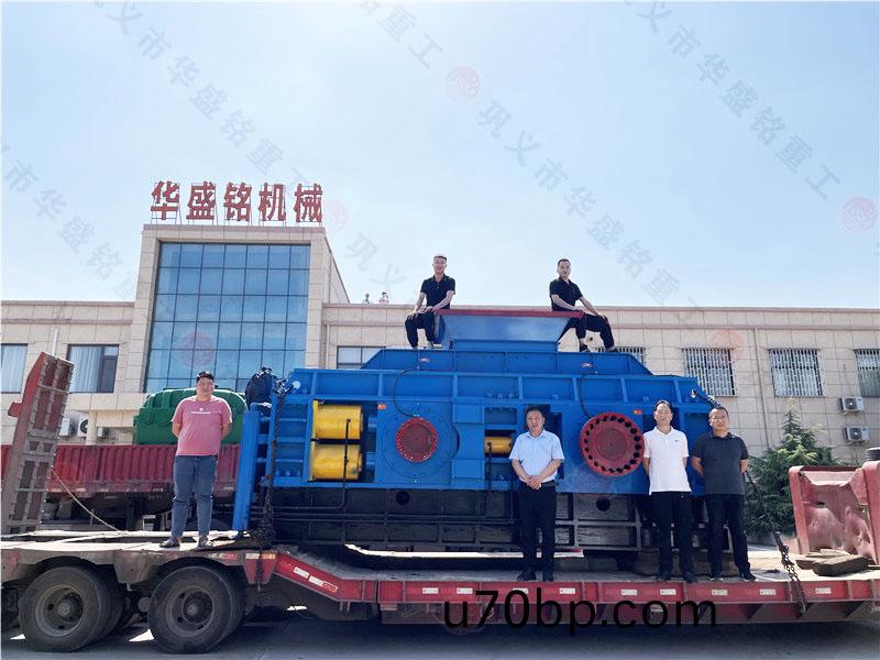 鵞(e)卵石(shi)對(dui)輥(gun)製(zhi)砂(sha)機