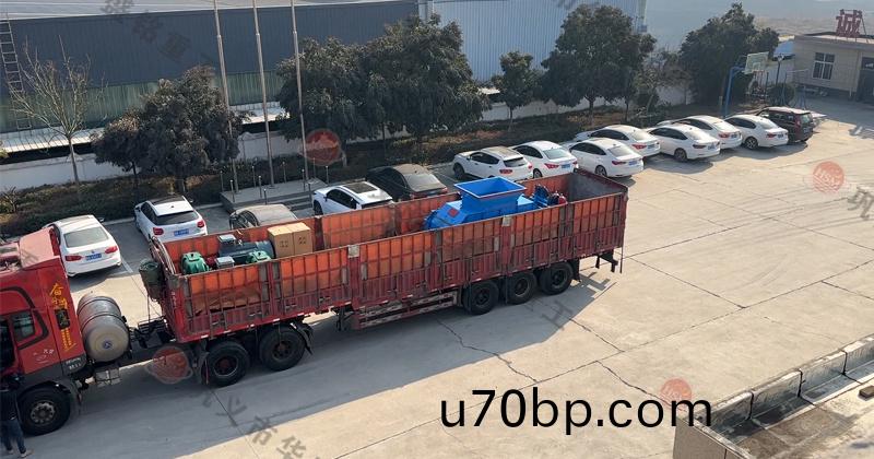 大(da)型1510對(dui)輥(gun)破(po)碎(sui)機(ji)